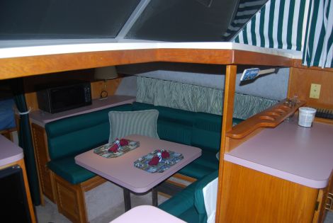 1988 40 foot Silverton aft cabin Motoryacht for sale in Baltimore, MD - image 3 